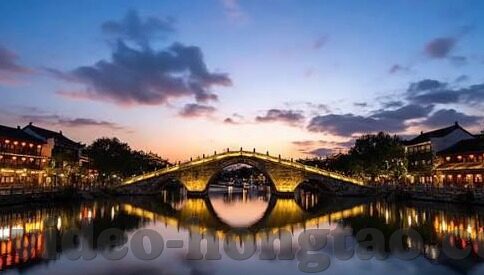 麻豆情侣啪啪视频-青春的曙光，麻豆情旅的温暖画卷